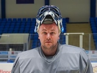 Slovenský hokejový brankár Július Hudáček. 