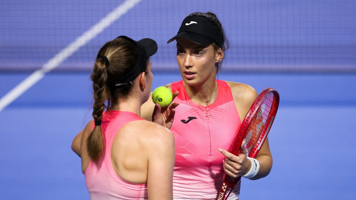 Slovenská tenistka Tereza Mihalíková s Britkou Oliviou Nichollsovou. 