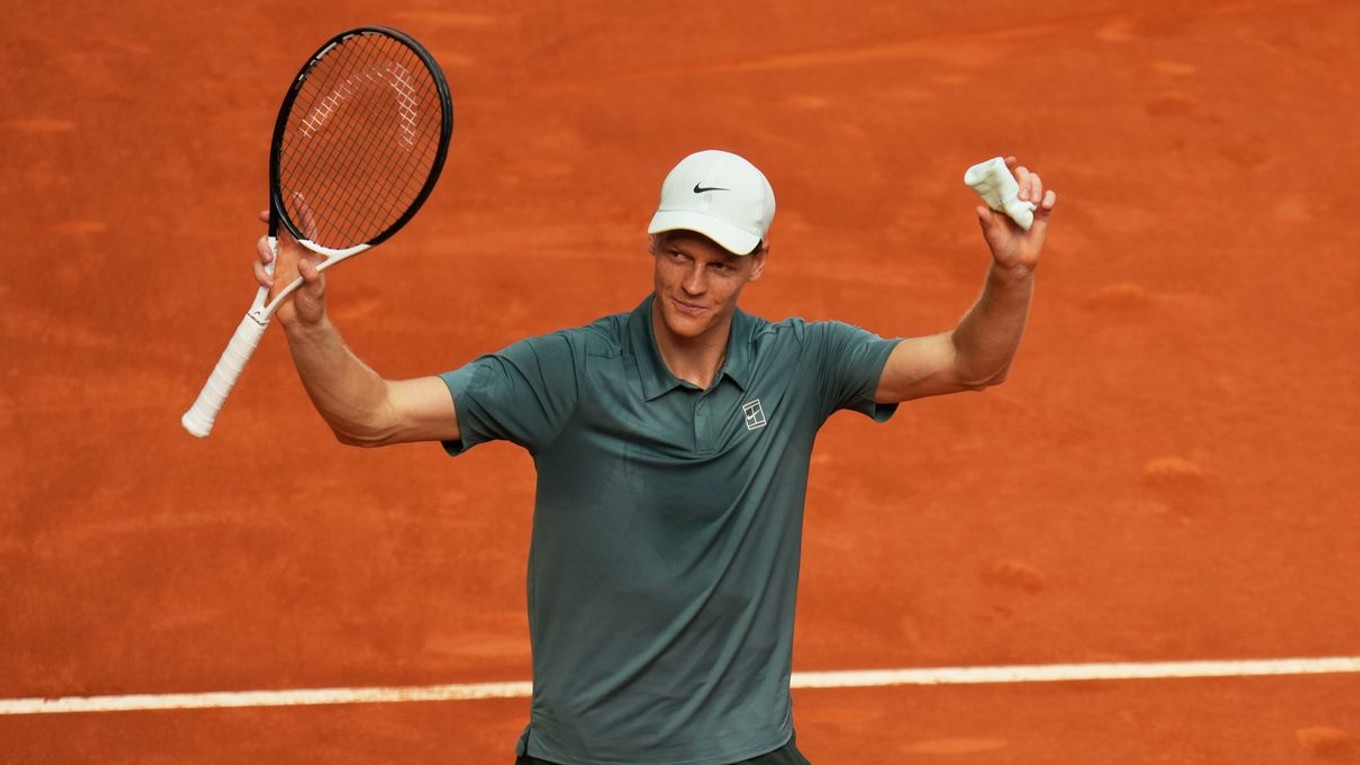 Taliansky tenista Jannik Sinner sa teší na turnaji v Madride 2026.