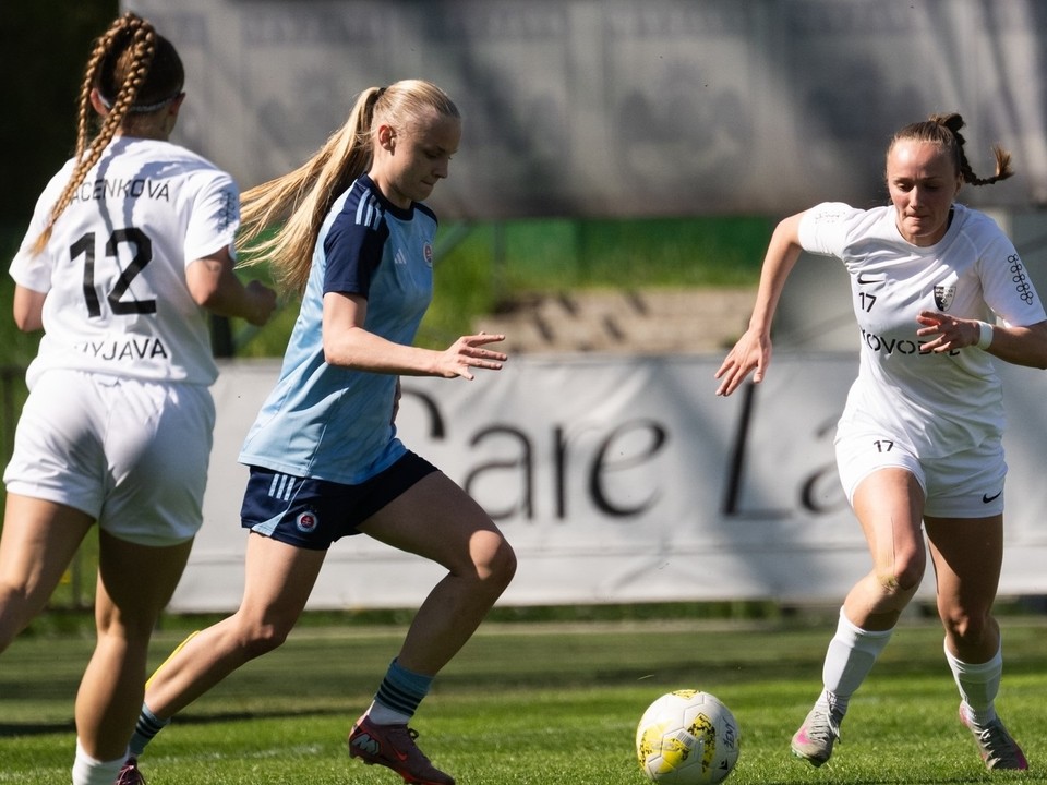 slovan myjava ženy f.jpg