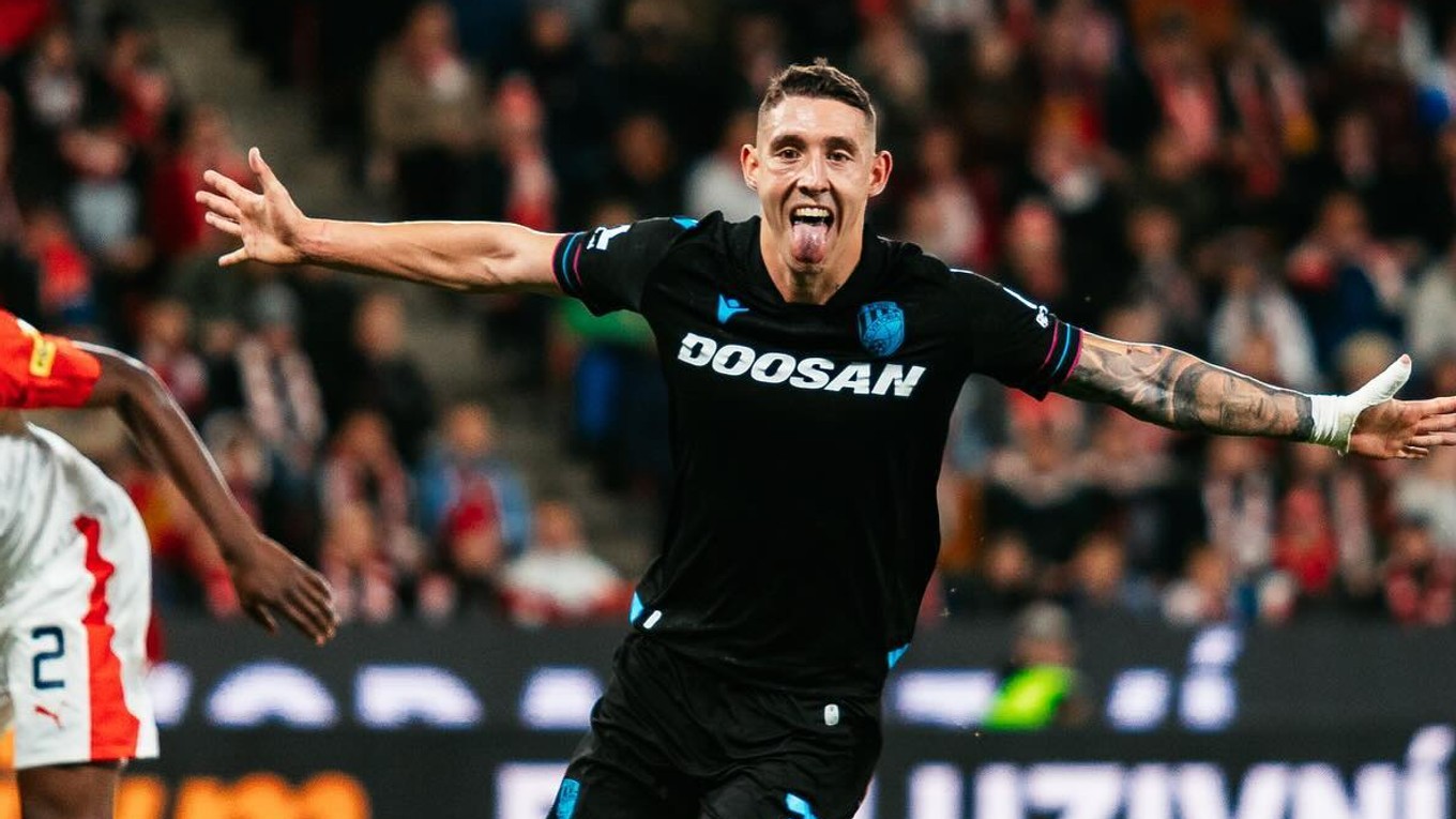 Erik Jirka v drese Viktorie Plzeň, archívna snímka.