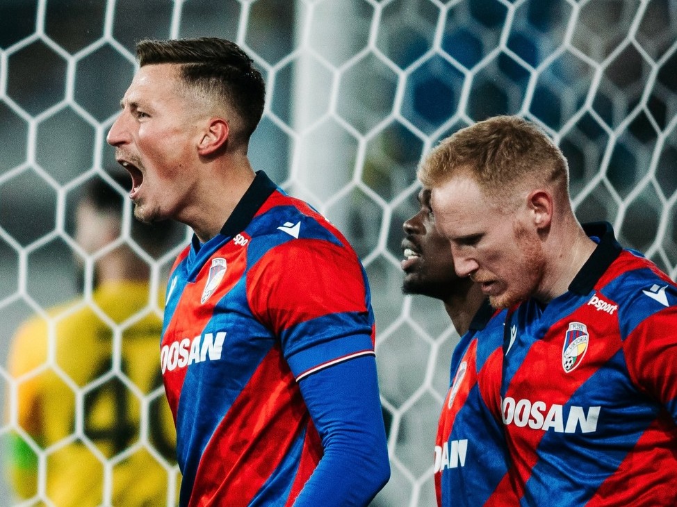 Česko velebí neznámeho Slováka. Má nevídané čísla, stvorili monštrum