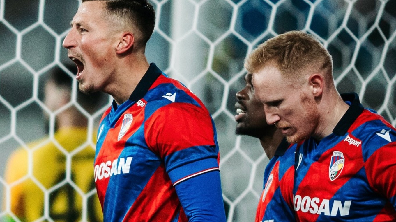 Dávid Krčík (vľavo). 