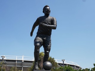 Socha brazílskeho futbalistu Pelého.