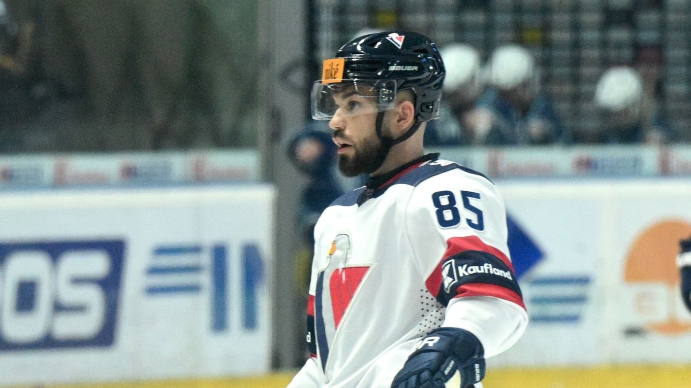 Marek Slovák (Slovan) v zápase 41. kola Tipos extraligy medzi HK Nitra - HC Slovan Bratislava.