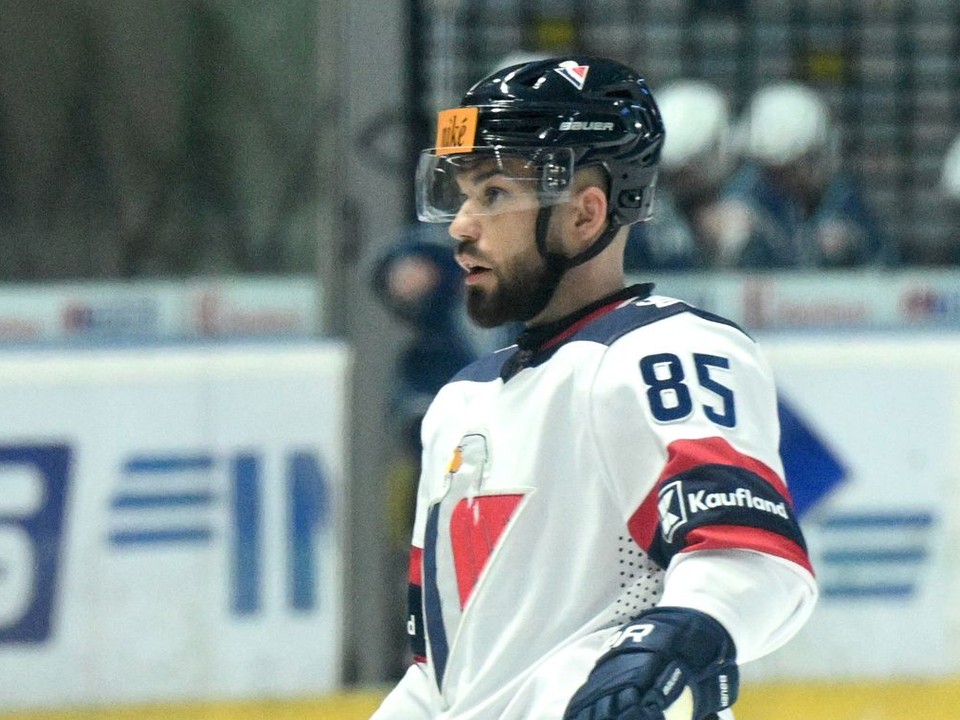 Marek Slovák (Slovan) v zápase 41. kola Tipos extraligy medzi HK Nitra - HC Slovan Bratislava.