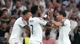 Kylian Mbappé oslavuje gól do siete Interu Miláno.