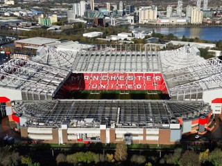 Štadión anglického klubu Manchester United Old Trafford. 