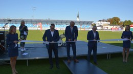 SFZ – Prezident Ján Kováčik prestrihol pásku na vynovenom štadióne v Spišskej Novej Vsi: Som rád, že sa projekt zrealizoval