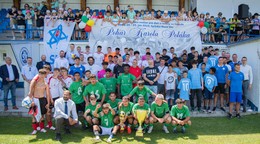 Spoločná fotka všetkých tímov na finálovom turnaji Pohára Karola Poláka v Spišskej Novej Vsi