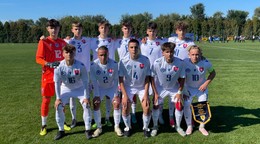 Reprezentácia do 15 rokov pred zápasom proti Škótsku na turnaji UEFA Development (Stara Pazova, 1.10.2024)