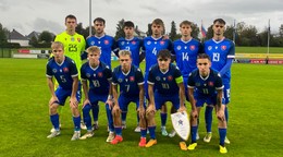 Slovenská futbalová reprezentácia do 19 rokov pred zápasom 1. fázy kvalifikácie ME U19 2025 proti Luxembursku (Bascharage, 9.10.2024)