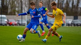 Lukáš Kuman (11), Andrei Niculcea v prípravnom zápase Slovensko U16 – Rumunsko U16 v Dunajskej Strede (15.10.2024)