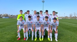 Slovenská reprezentácia do 17 rokov pred zápasom proti Uzbekistanu na Antalya Cupe 2025 (10.2.2025)