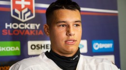 Slovenský hokejový obranca Jakub Chromiak. 