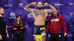 Michal Martínek na vážení pred turnajom KSW 75.