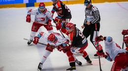 Fotka z finálového zápasu HC Oceláři Třinec - Mountfield Hradec Králové.