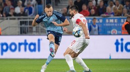 Nino Marcelli (vľavo) a Slobodan Jakovljevič v odvetnom zápase 2. predkola Ligy majstrov ŠK Slovan Bratislava - HŠK Zrinjski Mostar.