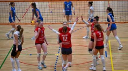 Radosť hráčok Slávie Kooperativa počas 4. finálového zápasu volejbalovej play-off Niké extraligy žien Slávia Kooperativa EUBA - Volley project UKF Nitra.