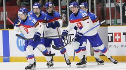 Radosť slovenských hokejistov počas zápasu Slovensko - Česko na MS v hokeji do 20 rokov 2025 (Ilustračné foto)