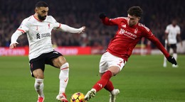 Mohamed Sala a Neco Williams v zápase Nottingham - Liverpool