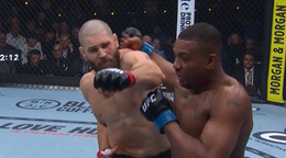 Procházka zasahuje Hilla.