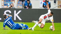 Tigran Barseghjan (Slovan) a Martin Šulek (Trnava) v zápase 22. kola Niké ligy ŠK Slovan Bratislava – FC Spartak Trnava.