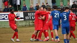 Momentka zo zápasu Lehota pod Vtáčnikom - FK Rača.