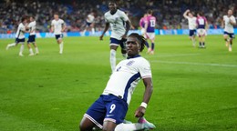 Jonathan Rowe gól vo finále EURO U21 2025