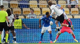 Nick Woltemade strieľa gól vo štvrťfinále Nemecko - Taliansko na EURO U21 v Dunajskej Strede.