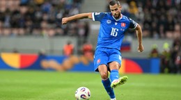 Dávid Hancko počas kvalifikačného zápasu na majstrovstvá sveta medzi Slovenskom a Luxemburskom v Trnave.