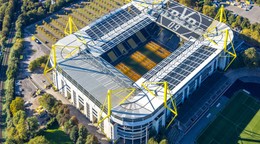 Signal Iduna Park, známy aj ako Westfalenstadion v Dortmunde, jeden z najväčších a najslávnejších futbalových štadiónov na svete.