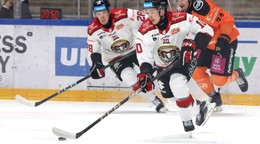 Oleksiy Myklucha (číslo 10) v drese Banskej Bystrice v zápase Tipsport ligy proti Košiciam.