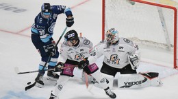 Momentka zo zápasu Tipsport ligy HC Košice - HK Nitra.