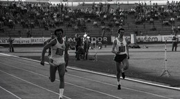 Kubánec Alberto Juantorena  v behu na 400 m na mítingu Pravda - Televízia - Slovnaft v Bratislave.