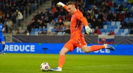 Brankár Marek Rodák v prípravnom zápase Slovensko - Rumunsko v utorok 31. marca 2026 v Bratislave.