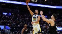 Stephen Curry v zápase s Houstonom.