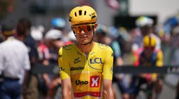 Nór Torstein Traeen v žltom drese pre lídra Tour de France 2026.