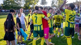 Obrovská radosť domácich po zápase Slovnaft Cupu Veľké Ludince - Dunajská Streda (3:2).