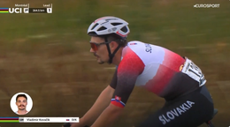 Masér Vladimír Kováčik počas MS v cyklistike 2026.