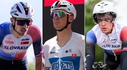 Elitní slovenskí cyklisti, zľava Martin Svrček, Lukáš Kubiš a Matthias Schwarzbacher.
