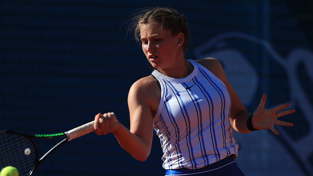 Viktória Morvayová.