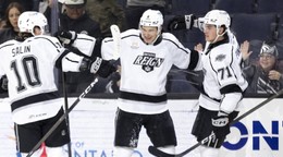 Martin Chromiak (uprostred) sa teší z gólu