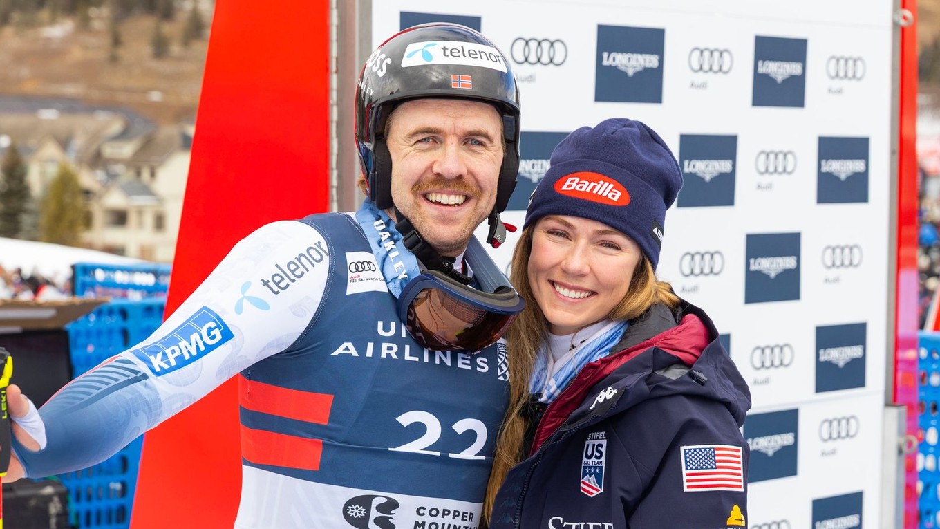 Aleksander Aamodt Kilde so svojou priateľkou Mikaelou Shiffrinovou.