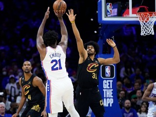 Kamerunský pivot Philadelphie 76ers Joel Embiid.