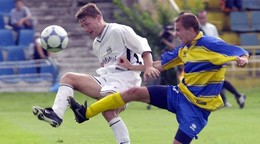 Vpravo Roman Jurko počas hráčskej kariéry.