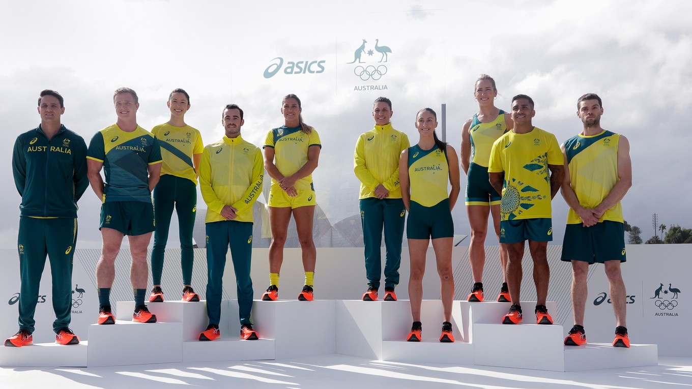 Austrálski športovci na predstavení oblečenia na OH 2020 Tokio.
