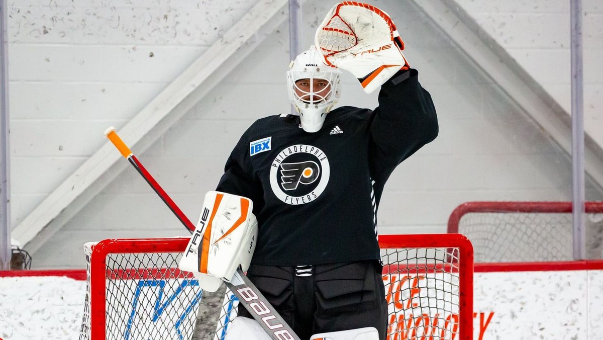 Ivan Fedotov v drese Philadelphia Flyers.