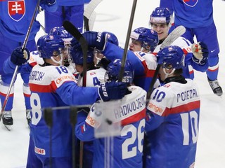 Slováci sa tešia z víťazného gólu v zápase Slovensko - Kazachstan na MS U20 2025