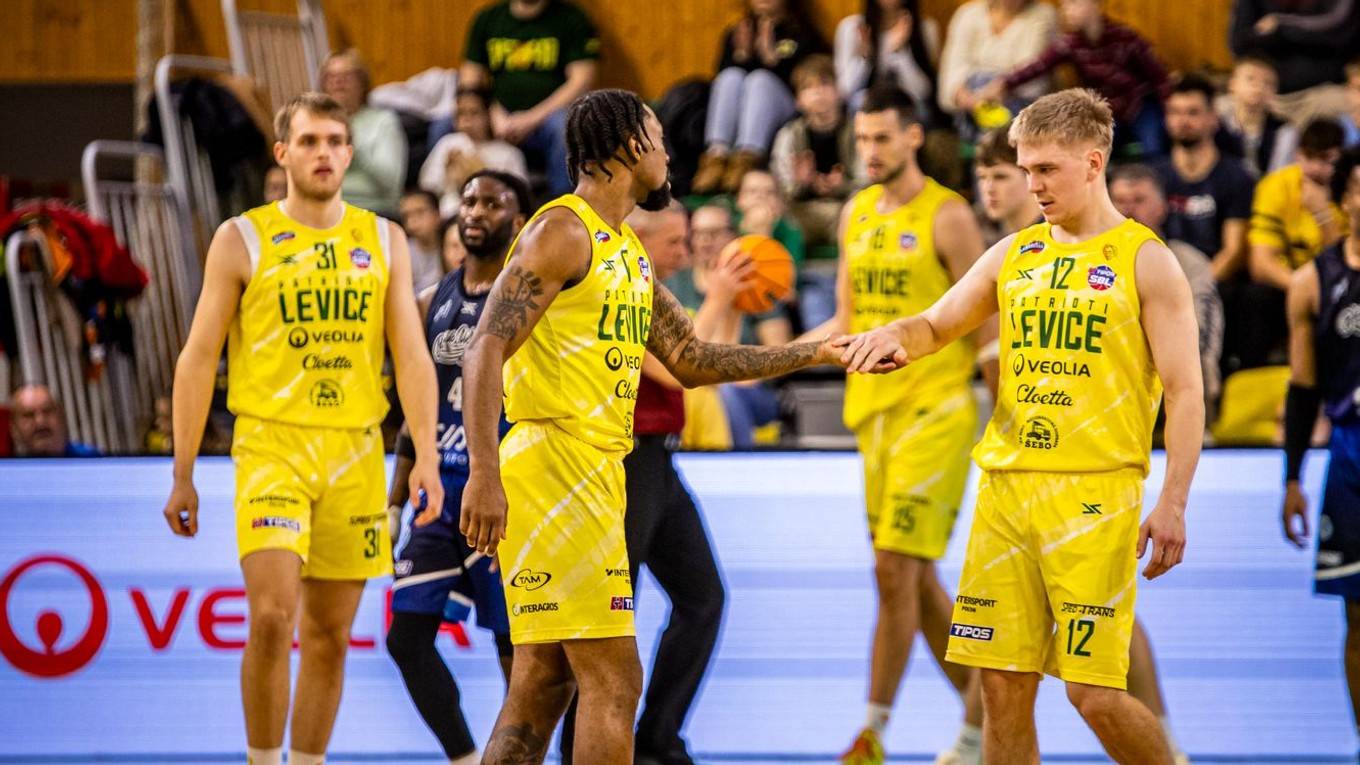 Hráči tímu Patrioti Levice.